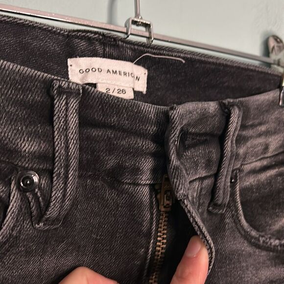 Good American Good Waist Skinny Leg Crop Length in Black - Picture 5 of 10